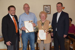 Unsere Jubilare Barbara und Thomas gemeinsam mit Präses Pfarrer Markus Bolowich und dem 1. Vorsitzenden Horst W. Henn.
