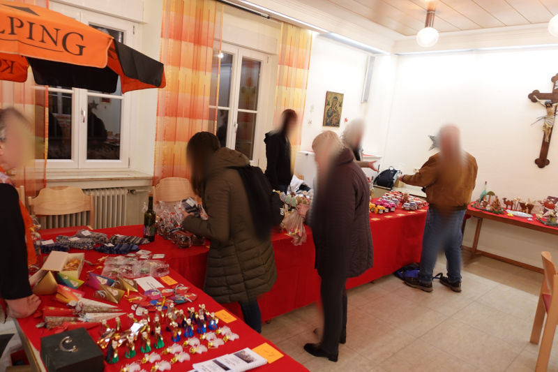 Adventsmarkt der Kolpingsfamilie Gebäck und Marmelade Verkauf (C) Kolpingsfamilie Nürnberg / St.Elisabeth